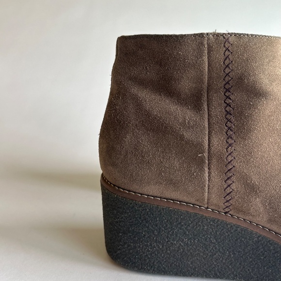 Aquatalia Brown Suede Genuine Leather Rubber Outsole Ankle Wedge Boots size 7.5 - Picture 3 of 16